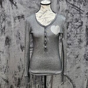 Vtg‎ Victoria Secret Henley Top Womens M Gray Metallic Heart Love Y2K Preppy
